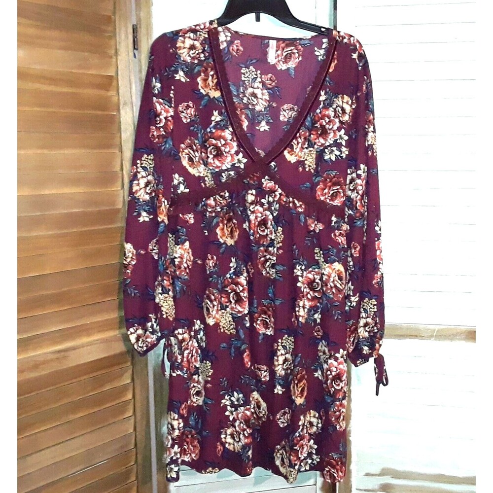 Xhilaration Women's Dress Size Large Plunging V-Neck Pockets Floral Maroon